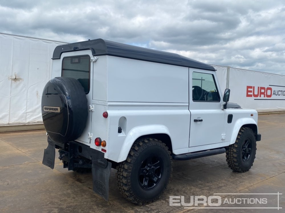 2011 Land Rover Defender 90 - Terepjáró/ SUV: 5 kép. 2011 Land Rover Defender 90 - Terepjáró/ SUV: 5 kép.