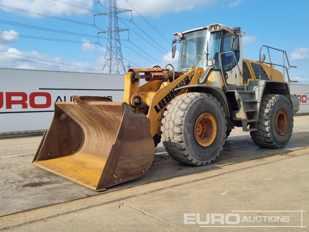 2011 Liebherr L566 - Gumikerekes homlokrakodó: 1 kép. 2011 Liebherr L566 - Gumikerekes homlokrakodó: 1 kép.