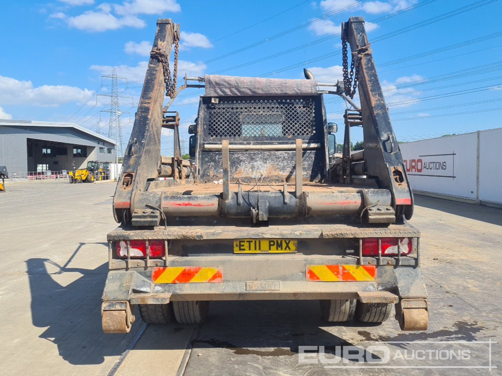 2011 Scania P230 - Konténerszállító: 4 kép. 2011 Scania P230 - Konténerszállító: 4 kép.