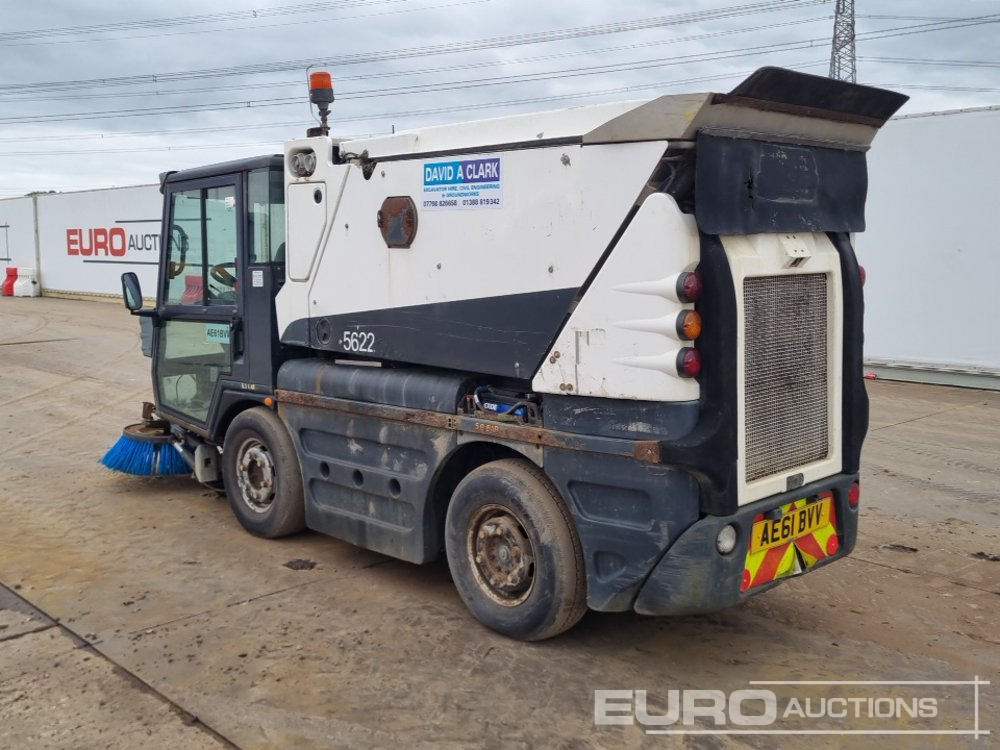 2011 Schmidt Compact 200 - Utcaseprő gép: 3 kép. 2011 Schmidt Compact 200 - Utcaseprő gép: 3 kép.
