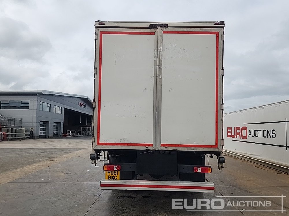 2011 Volvo 240 - Ponyvás teherautó: 4 kép. 2011 Volvo 240 - Ponyvás teherautó: 4 kép.