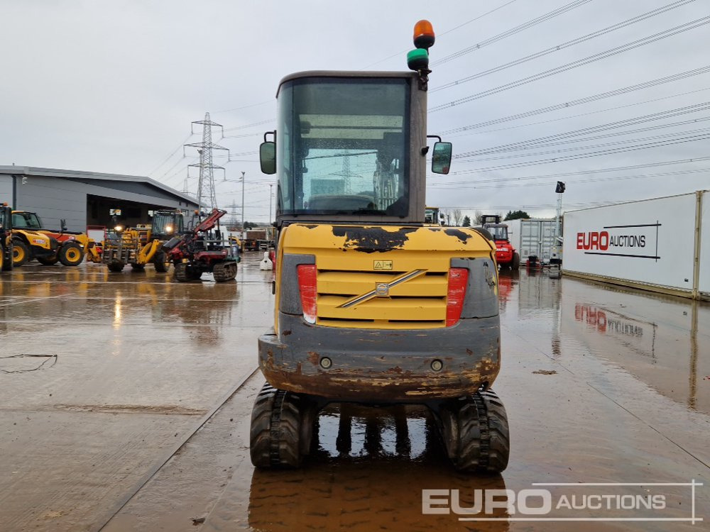 2011 Volvo EC27C - Minikotró: 4 kép. 2011 Volvo EC27C - Minikotró: 4 kép.