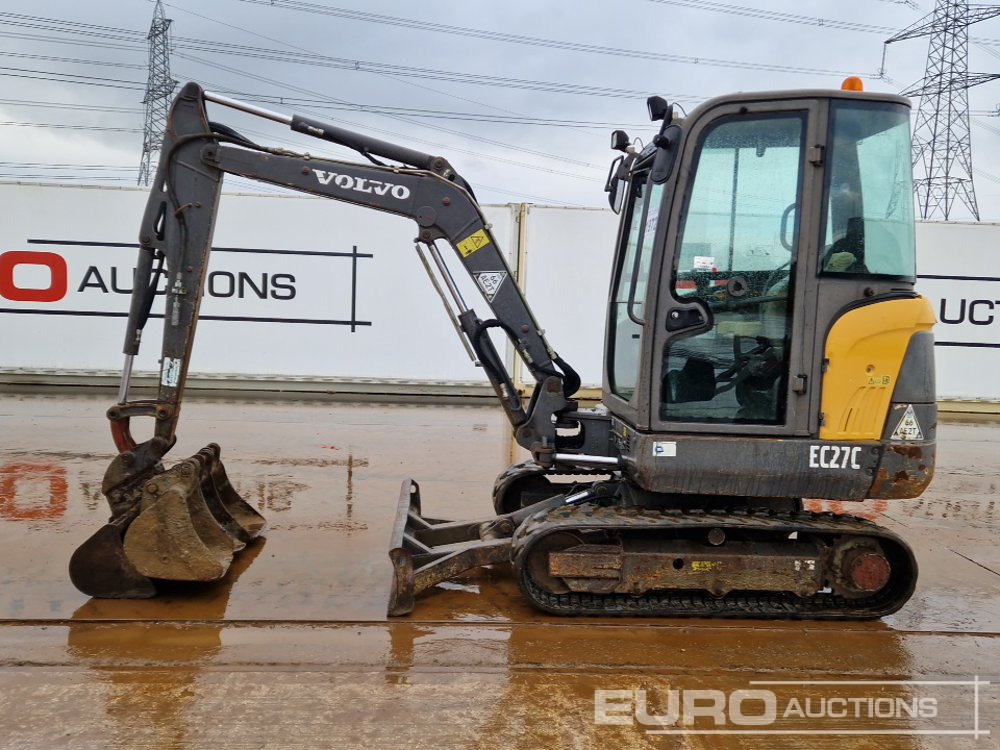 2011 Volvo EC27C - Minikotró: 2 kép. 2011 Volvo EC27C - Minikotró: 2 kép.