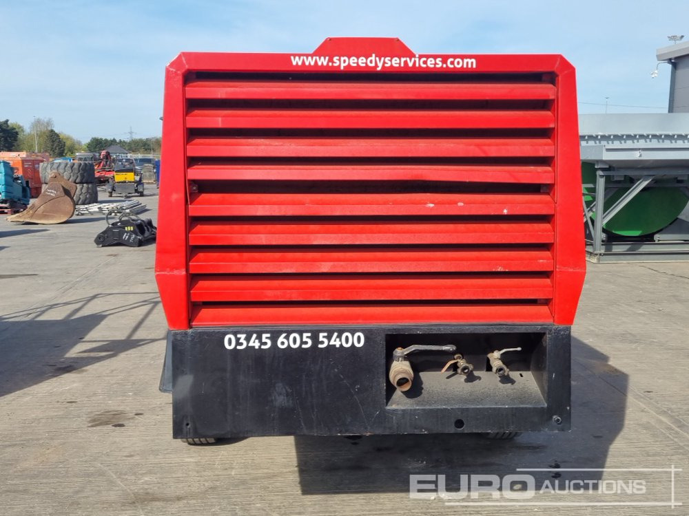 2012 Atlas Copco XAHS237 - Légkompresszor: 4 kép. 2012 Atlas Copco XAHS237 - Légkompresszor: 4 kép.
