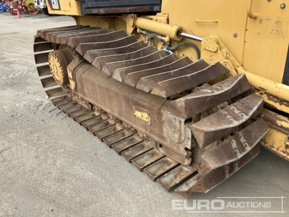 Buldózer 2012 CAT D3K LGP: 7 kép. Buldózer 2012 CAT D3K LGP: 7 kép.