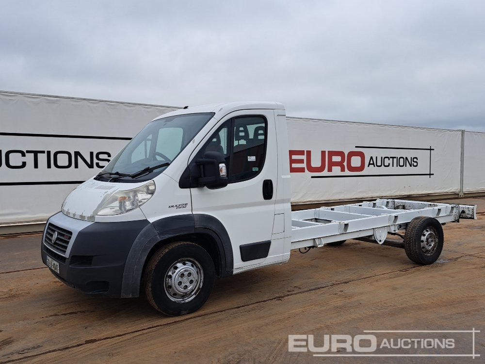 2012 Fiat Ducato Maxi - Platós kisteherautó: 1 kép. 2012 Fiat Ducato Maxi - Platós kisteherautó: 1 kép.
