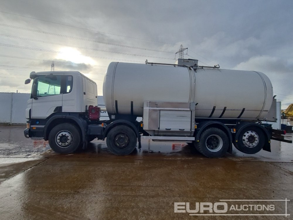 2012 Scania P340 - Tartályos teherautó: 2 kép. 2012 Scania P340 - Tartályos teherautó: 2 kép.