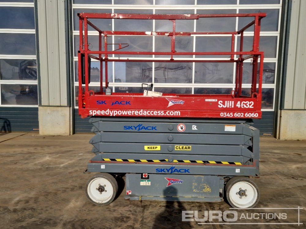 2012 SkyJack SJ4632 - Emelő: 2 kép. 2012 SkyJack SJ4632 - Emelő: 2 kép.