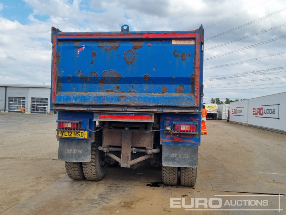 2012 Volvo FM370 - Billenőplatós teherautó, Darus autó: 4 kép. 2012 Volvo FM370 - Billenőplatós teherautó, Darus autó: 4 kép.