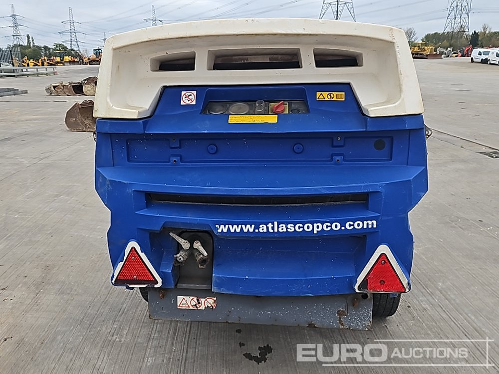2013 Atlas Copco XAS67 130CFM - Légkompresszor: 4 kép. 2013 Atlas Copco XAS67 130CFM - Légkompresszor: 4 kép.