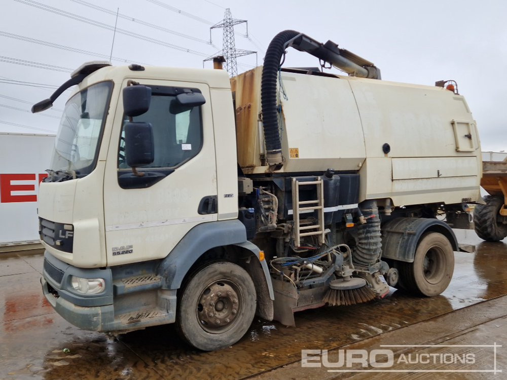 2013 DAF LF55.220 - Utcaseprő gép: 1 kép. 2013 DAF LF55.220 - Utcaseprő gép: 1 kép.