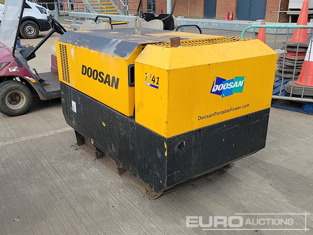 2013 Doosan 741 140CFM - Légkompresszor: 3 kép. 2013 Doosan 741 140CFM - Légkompresszor: 3 kép.