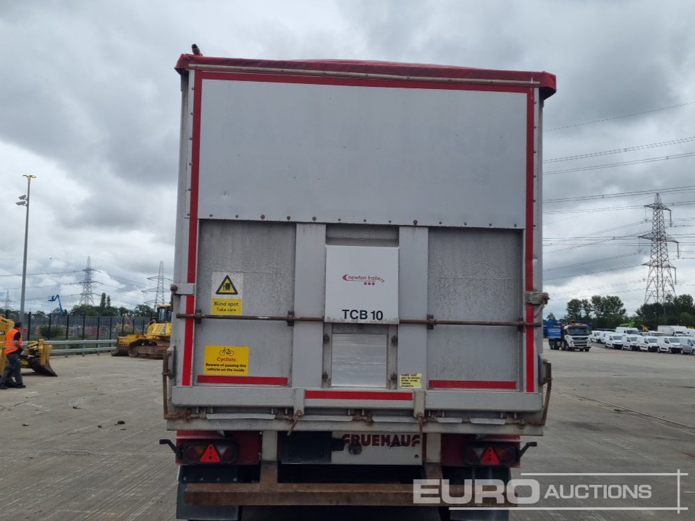 2013 Fruehauf Tri Axle Bulk Tipping Trailer, Lift Axle, Easy Sheet - Félpótkocsi billenőplatós: 4 kép. 2013 Fruehauf Tri Axle Bulk Tipping Trailer, Lift Axle, Easy Sheet - Félpótkocsi billenőplatós: 4 kép.