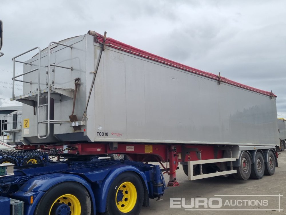 2013 Fruehauf Tri Axle Bulk Tipping Trailer, Lift Axle, Easy Sheet - Félpótkocsi billenőplatós: 1 kép. 2013 Fruehauf Tri Axle Bulk Tipping Trailer, Lift Axle, Easy Sheet - Félpótkocsi billenőplatós: 1 kép.