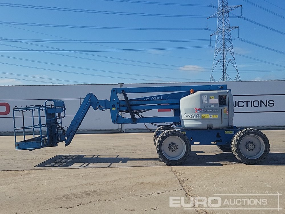 2013 Genie Z-45/25J - Emelő: 2 kép. 2013 Genie Z-45/25J - Emelő: 2 kép.