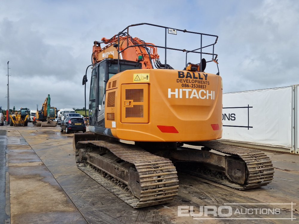 2013 Hitachi ZX225USLC-5B - Lánctalpas kotró: 3 kép. 2013 Hitachi ZX225USLC-5B - Lánctalpas kotró: 3 kép.