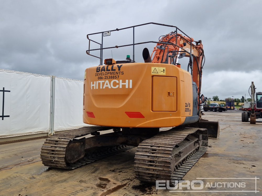 2013 Hitachi ZX225USLC-5B - Lánctalpas kotró: 5 kép. 2013 Hitachi ZX225USLC-5B - Lánctalpas kotró: 5 kép.