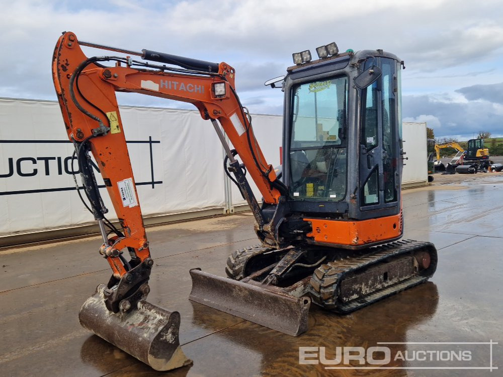 2013 Hitachi ZX29U-3 CLR - Minikotró: 1 kép. 2013 Hitachi ZX29U-3 CLR - Minikotró: 1 kép.