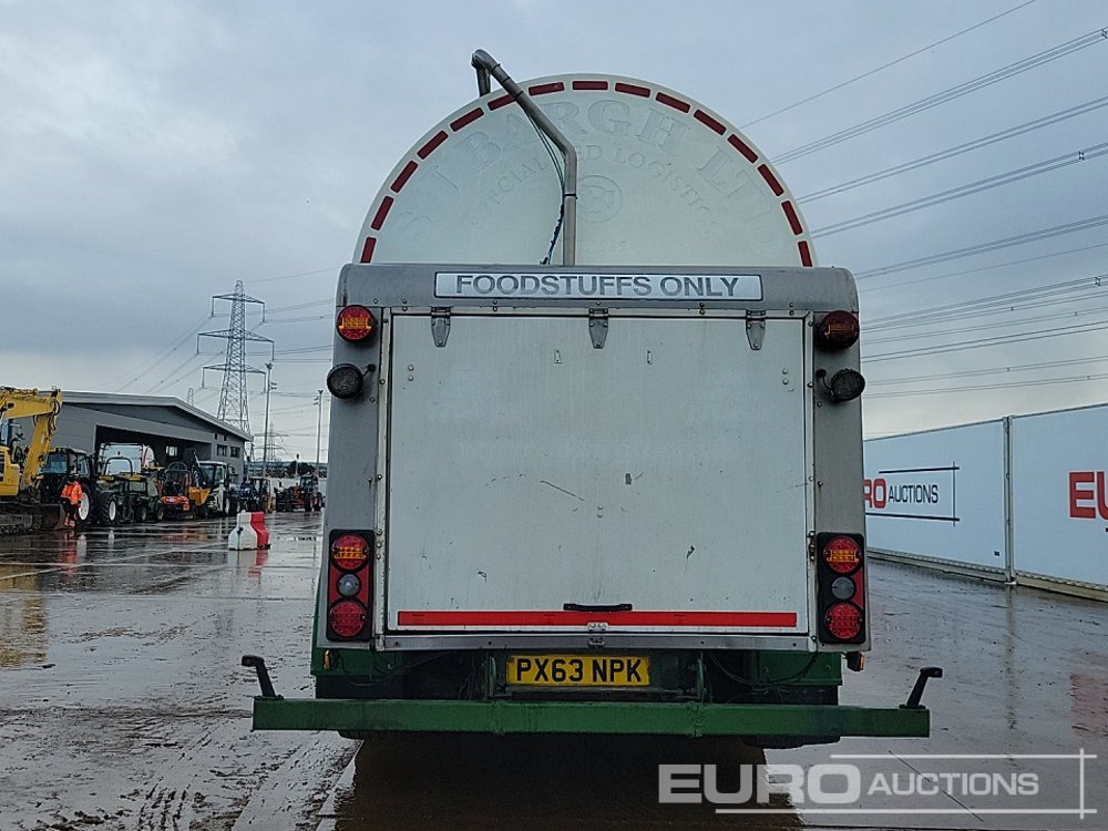 2013 Scania P410 - Tartályos teherautó: 4 kép. 2013 Scania P410 - Tartályos teherautó: 4 kép.