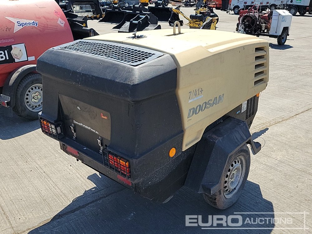 2014 Doosan 741+ - Légkompresszor: 5 kép. 2014 Doosan 741+ - Légkompresszor: 5 kép.