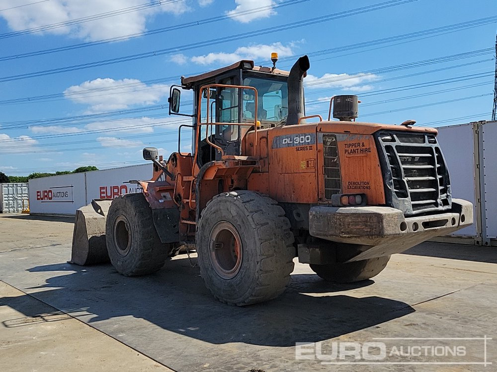 2014 Doosan DL300 - Gumikerekes homlokrakodó: 3 kép. 2014 Doosan DL300 - Gumikerekes homlokrakodó: 3 kép.