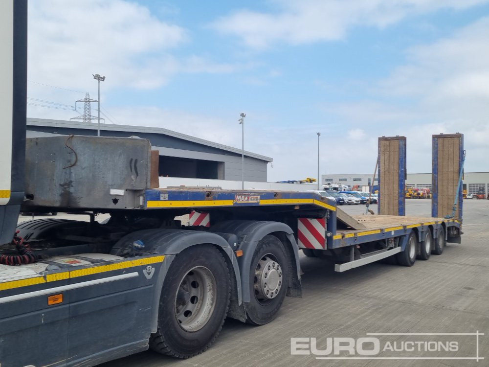 2014 Faymonville Tri Axle Step Frame Low Load Trailer, Neck Ramps, Hydraulic Flip Toe Ramps (Plating Certificate Available) - Félpótkocsi mélybölcsős: 1 kép. 2014 Faymonville Tri Axle Step Frame Low Load Trailer, Neck Ramps, Hydraulic Flip Toe Ramps (Plating Certificate Available) - Félpótkocsi mélybölcsős: 1 kép.