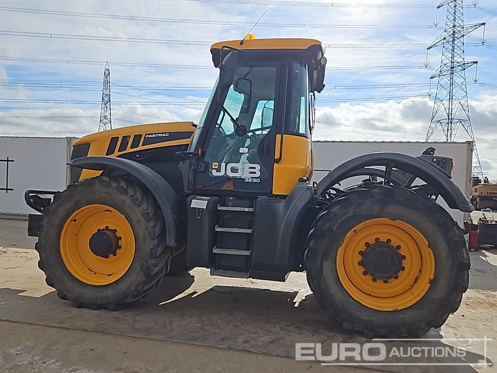 2014 JCB Fastrac 3230 - Traktor: 2 kép. 2014 JCB Fastrac 3230 - Traktor: 2 kép.
