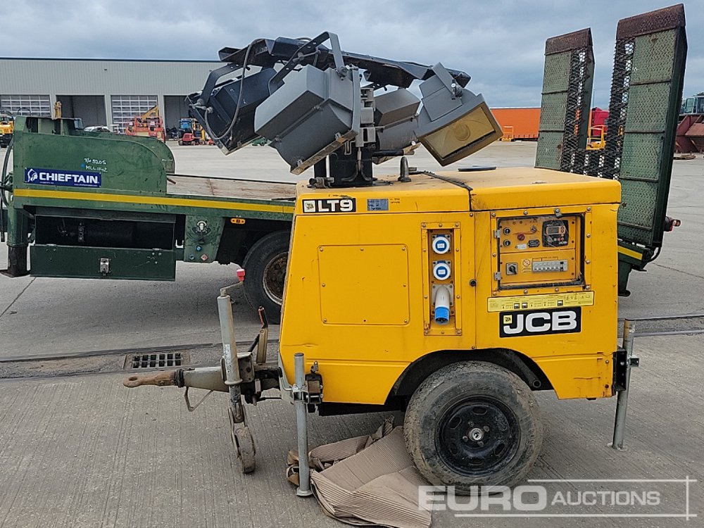 2014 JCB LT9 - Világító állvány: 2 kép. 2014 JCB LT9 - Világító állvány: 2 kép.