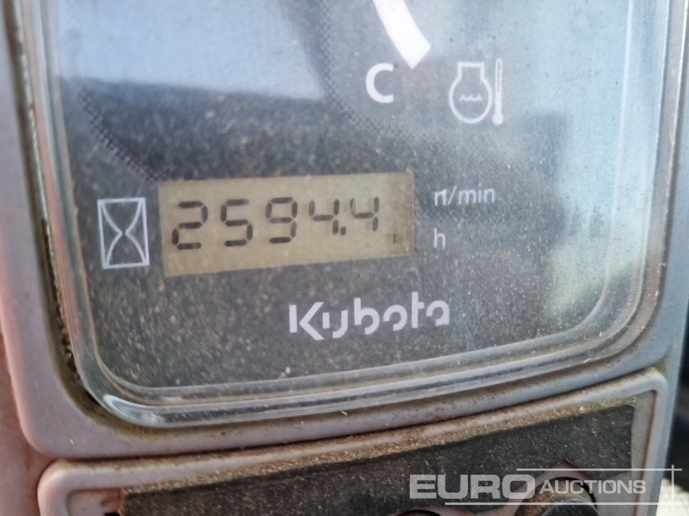 Minikotró 2014 Kubota KX016-4: 35 kép. Minikotró 2014 Kubota KX016-4: 35 kép.