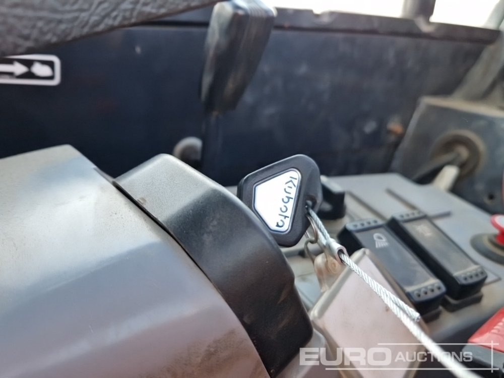 Minikotró 2014 Kubota KX016-4: 32 kép. Minikotró 2014 Kubota KX016-4: 32 kép.