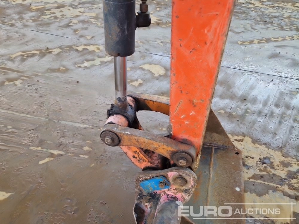 Minikotró 2014 Kubota KX016-4: 14 kép. Minikotró 2014 Kubota KX016-4: 14 kép.