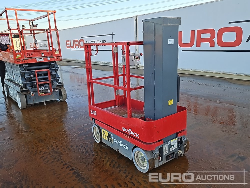 2014 SkyJack SJ 16 - Emelő: 3 kép. 2014 SkyJack SJ 16 - Emelő: 3 kép.