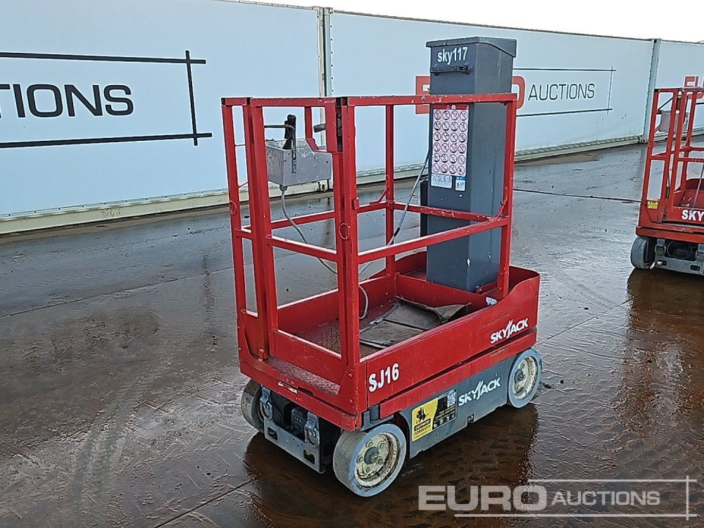 2014 SkyJack SJ 16 - Emelő: 1 kép. 2014 SkyJack SJ 16 - Emelő: 1 kép.