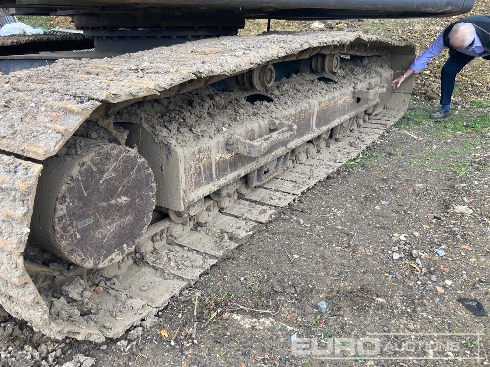 2014 Volvo EC220DL - Lánctalpas kotró: 5 kép. 2014 Volvo EC220DL - Lánctalpas kotró: 5 kép.