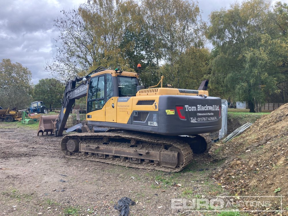 2014 Volvo EC220DL - Lánctalpas kotró: 3 kép. 2014 Volvo EC220DL - Lánctalpas kotró: 3 kép.