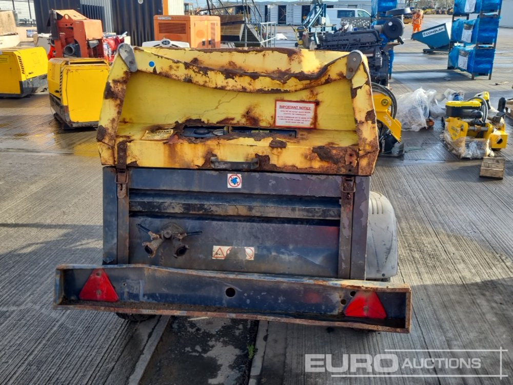 2015 Atlas Copco XAS47 92CFM - Légkompresszor: 4 kép. 2015 Atlas Copco XAS47 92CFM - Légkompresszor: 4 kép.