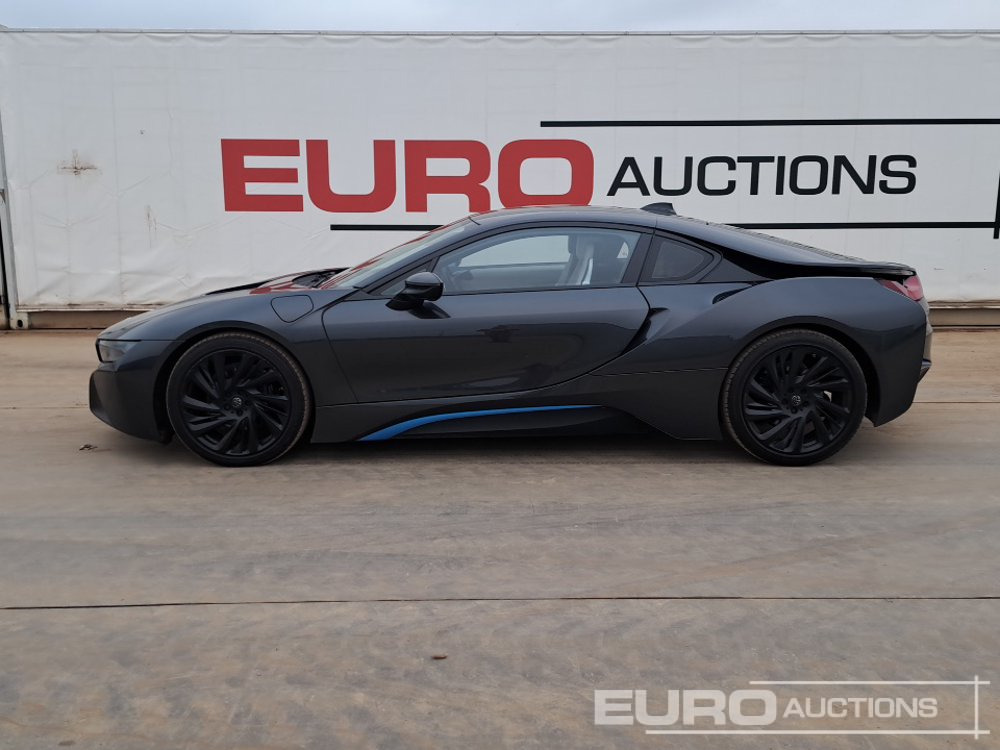 2015 BMW I8 - Autó: 2 kép. 2015 BMW I8 - Autó: 2 kép.