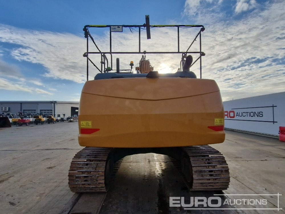2015 Case CX210D - Lánctalpas kotró: 4 kép. 2015 Case CX210D - Lánctalpas kotró: 4 kép.