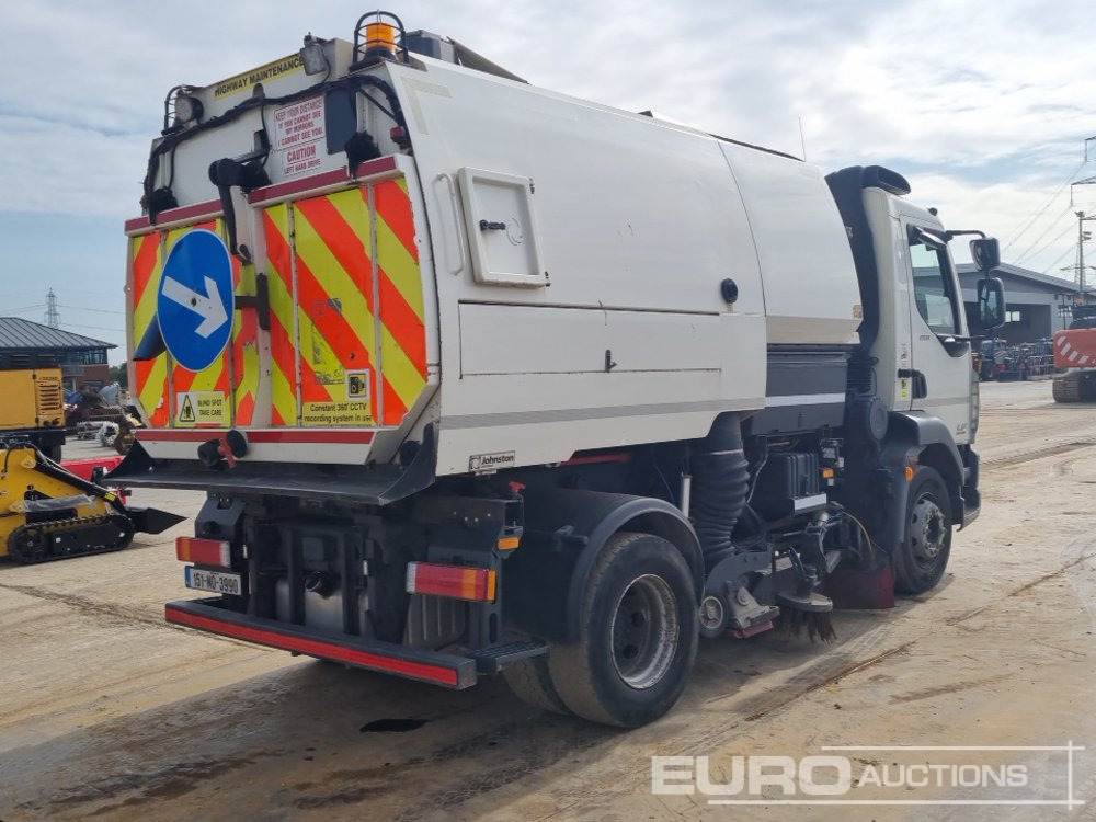 2015 DAF LF220 - Utcaseprő gép: 5 kép. 2015 DAF LF220 - Utcaseprő gép: 5 kép.