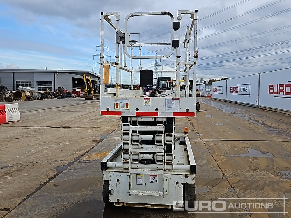 2015 Haulotte Compact 14 - Emelő: 4 kép. 2015 Haulotte Compact 14 - Emelő: 4 kép.