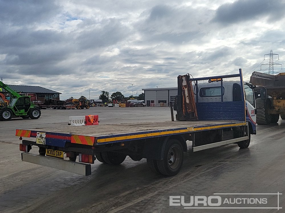 2015 Isuzu NPR - Platós teherautó: 5 kép. 2015 Isuzu NPR - Platós teherautó: 5 kép.