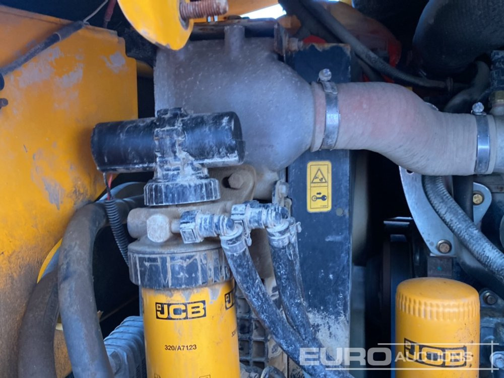 Minidömper 2015 JCB 6TST: 28 kép. Minidömper 2015 JCB 6TST: 28 kép.