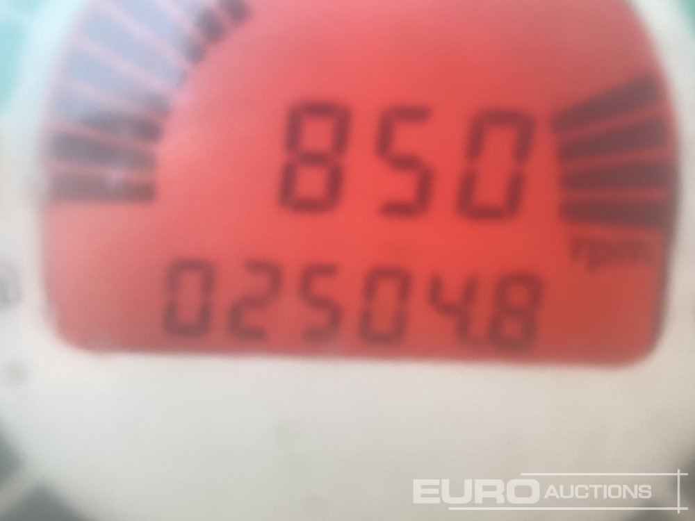 Minidömper 2015 JCB 6TST: 45 kép. Minidömper 2015 JCB 6TST: 45 kép.