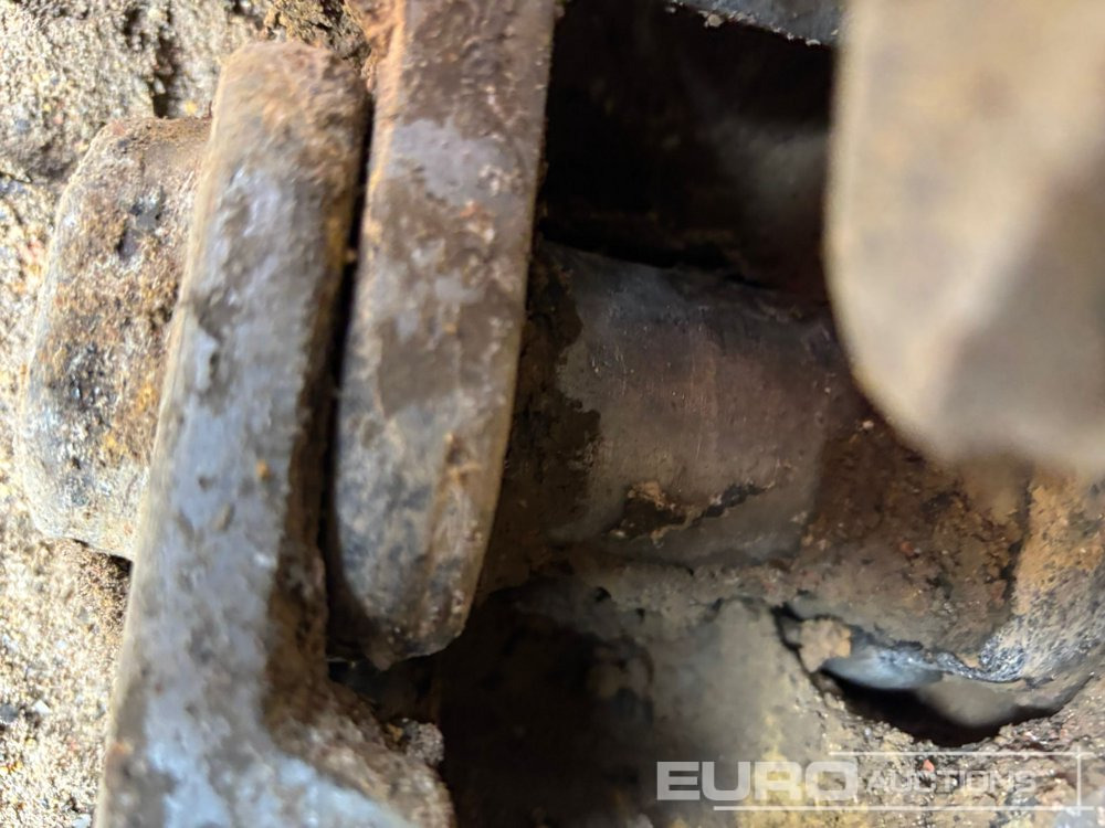 2015 JCB JS130LC - Lánctalpas kotró: 5 kép. 2015 JCB JS130LC - Lánctalpas kotró: 5 kép.