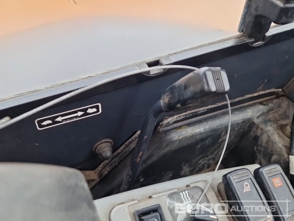 Minikotró 2015 Kubota U27-4: 35 kép. Minikotró 2015 Kubota U27-4: 35 kép.