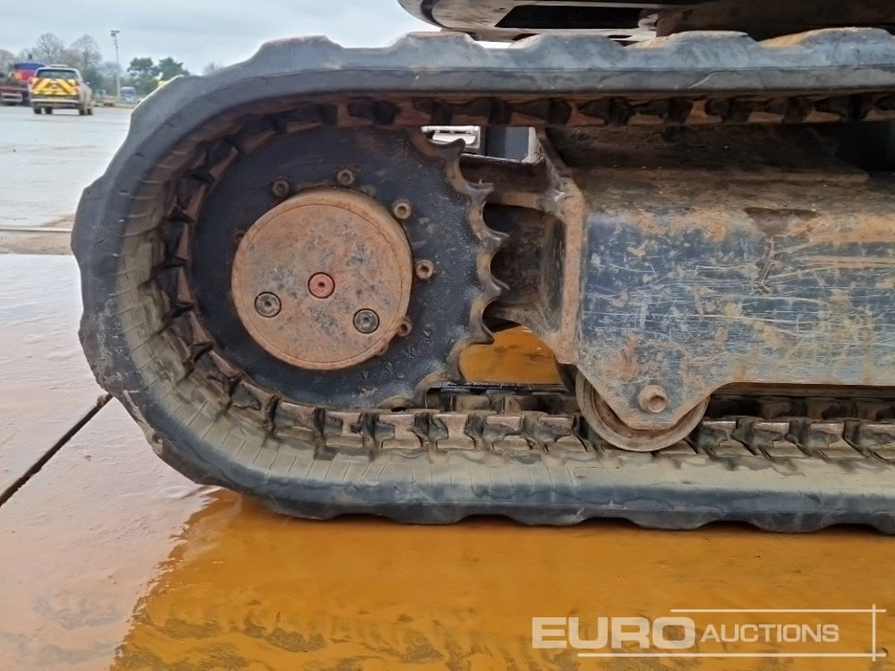 Minikotró 2015 Kubota U27-4: 14 kép. Minikotró 2015 Kubota U27-4: 14 kép.