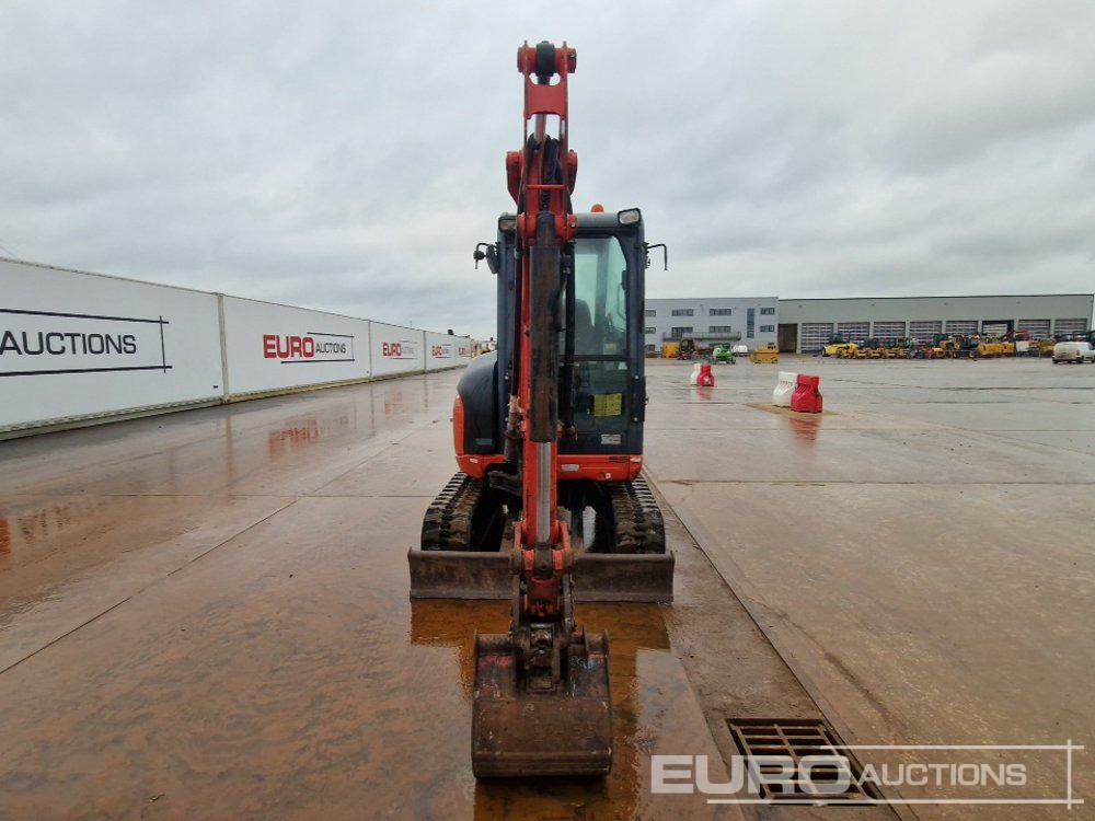 Minikotró 2015 Kubota U27-4: 8 kép. Minikotró 2015 Kubota U27-4: 8 kép.