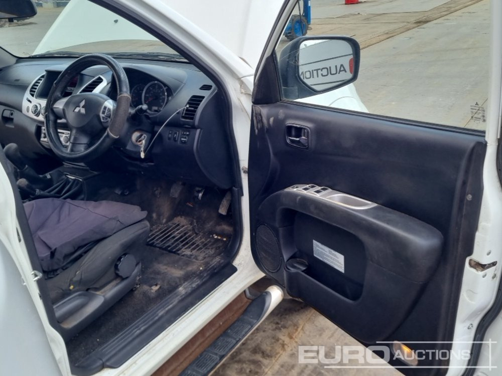 Pickup 2015 Mitsubishi L200 Challenger: 29 kép.