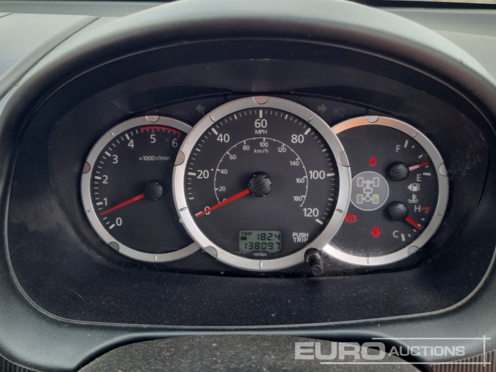 Pickup 2015 Mitsubishi L200 Challenger: 44 kép.