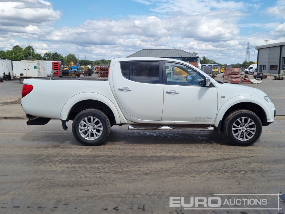 Pickup 2015 Mitsubishi L200 Challenger: 6 kép.
